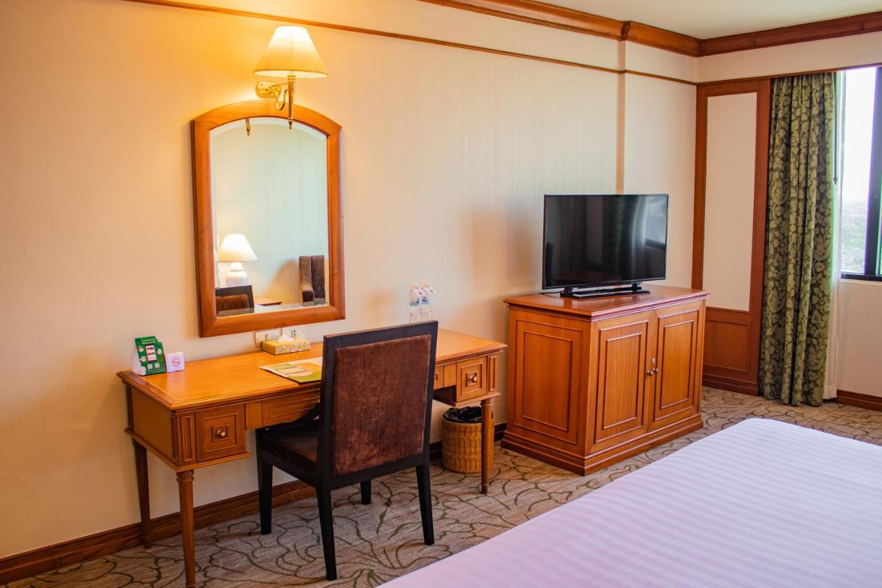 The Twin Lotus Hotel Nakhon Si Thammarat Exterior photo
