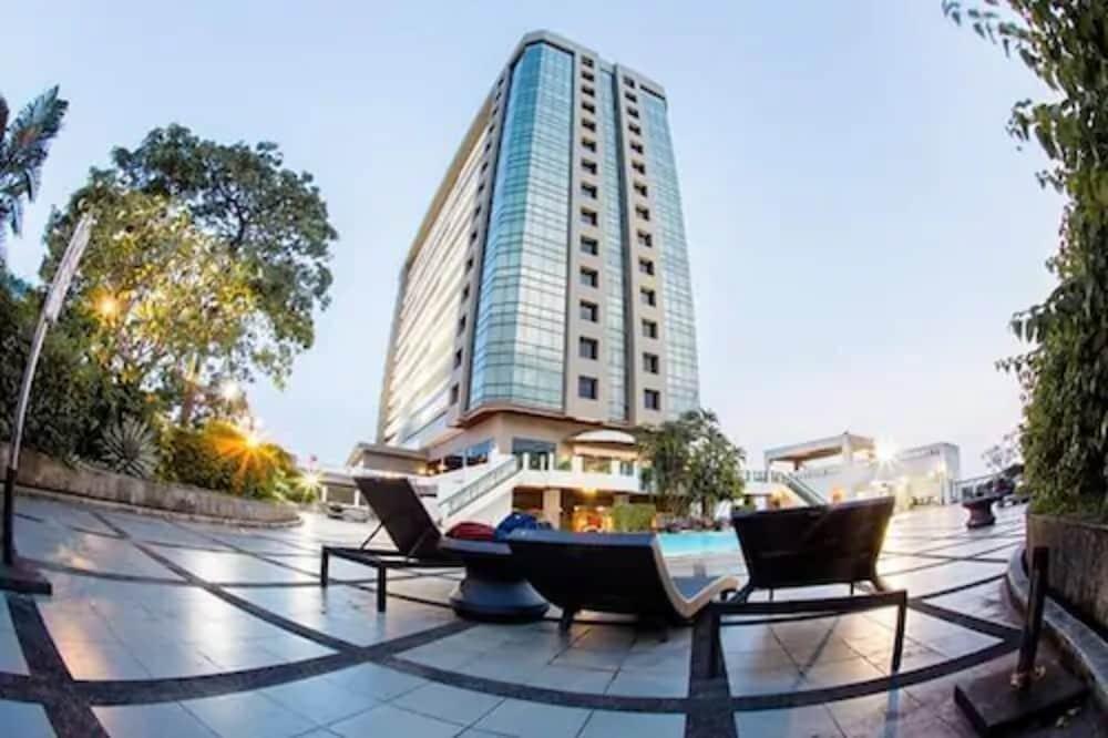 The Twin Lotus Hotel Nakhon Si Thammarat Exterior photo