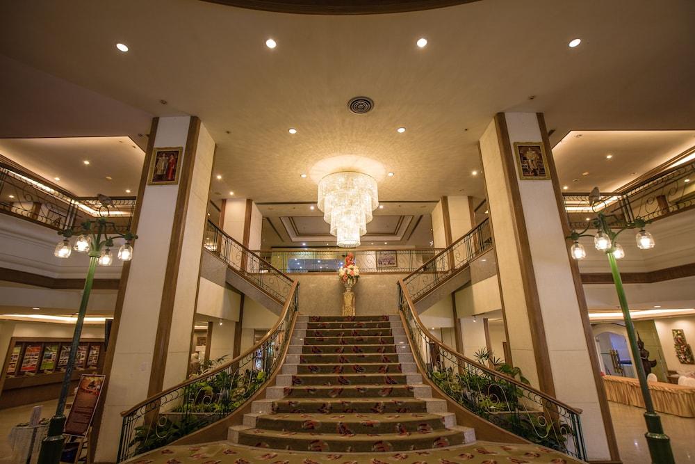 The Twin Lotus Hotel Nakhon Si Thammarat Exterior photo