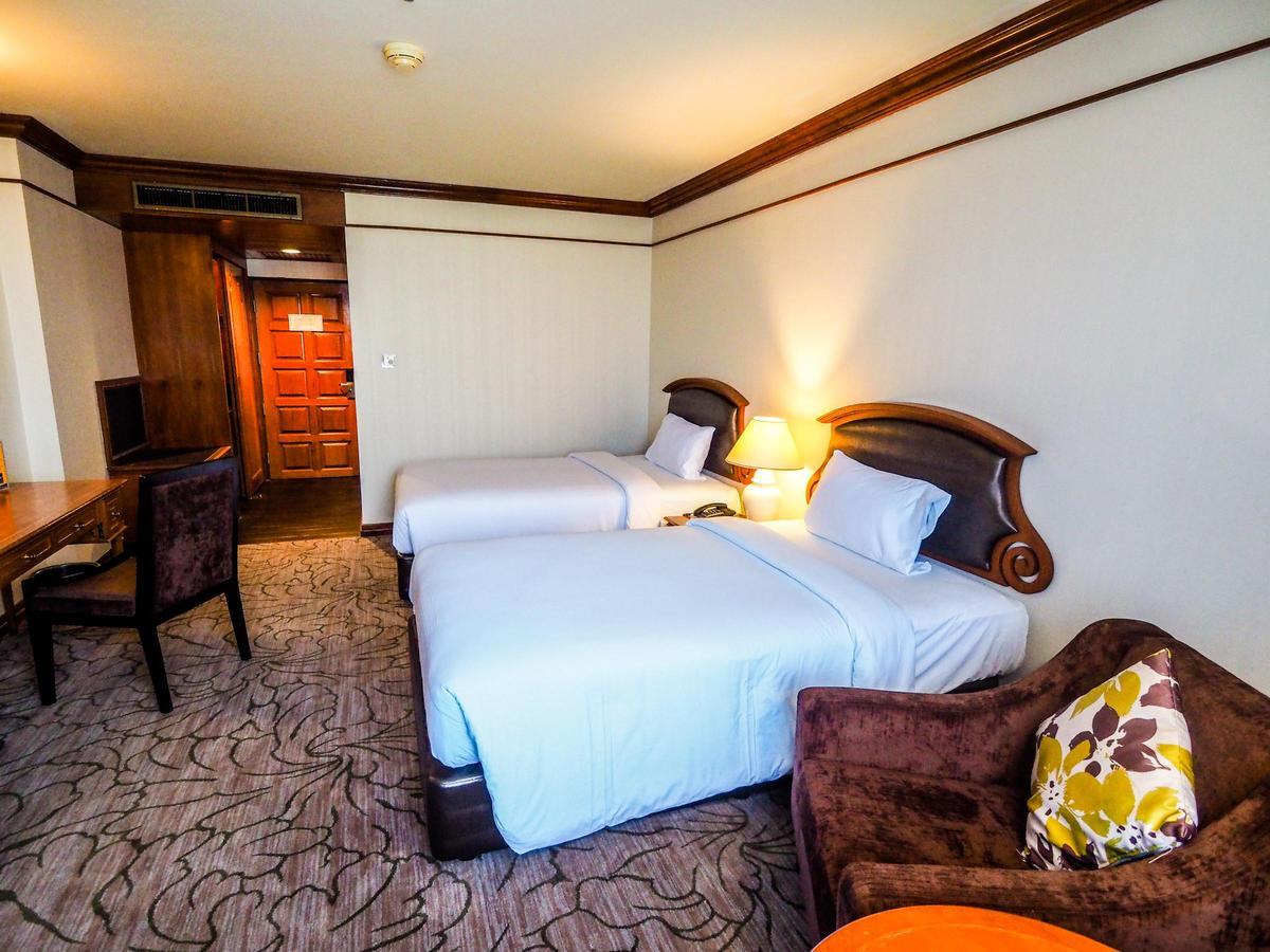 The Twin Lotus Hotel Nakhon Si Thammarat Exterior photo